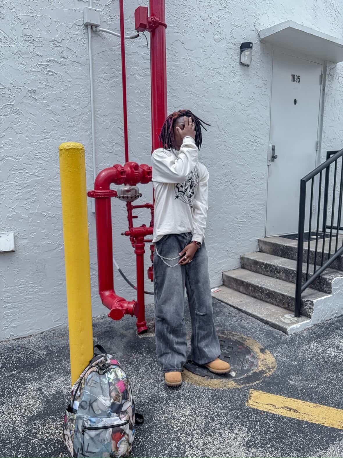 Obsidyx lifestyle photograph 16